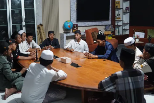 Adab Setelah Acara: Refleksi OSIM dan Siswa MA Nurul Qarnain tentang Syiar dan Kebersihan